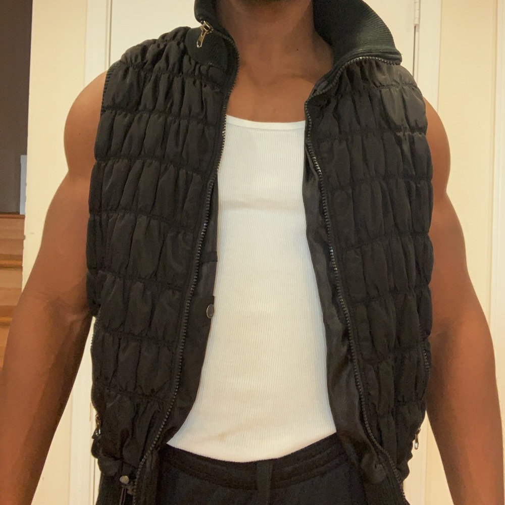 Calvin Klein Performance Vest - Picture 8 of 8